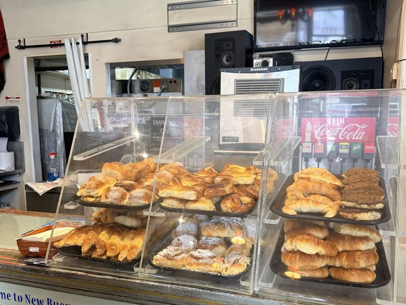 New Buenos Aires Bakery & Cafe food